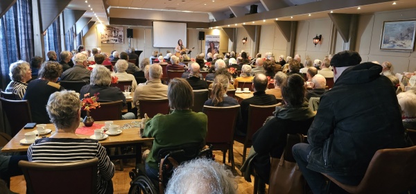 Een volle zaal luisterde ademloos naar Sandra Vanreys